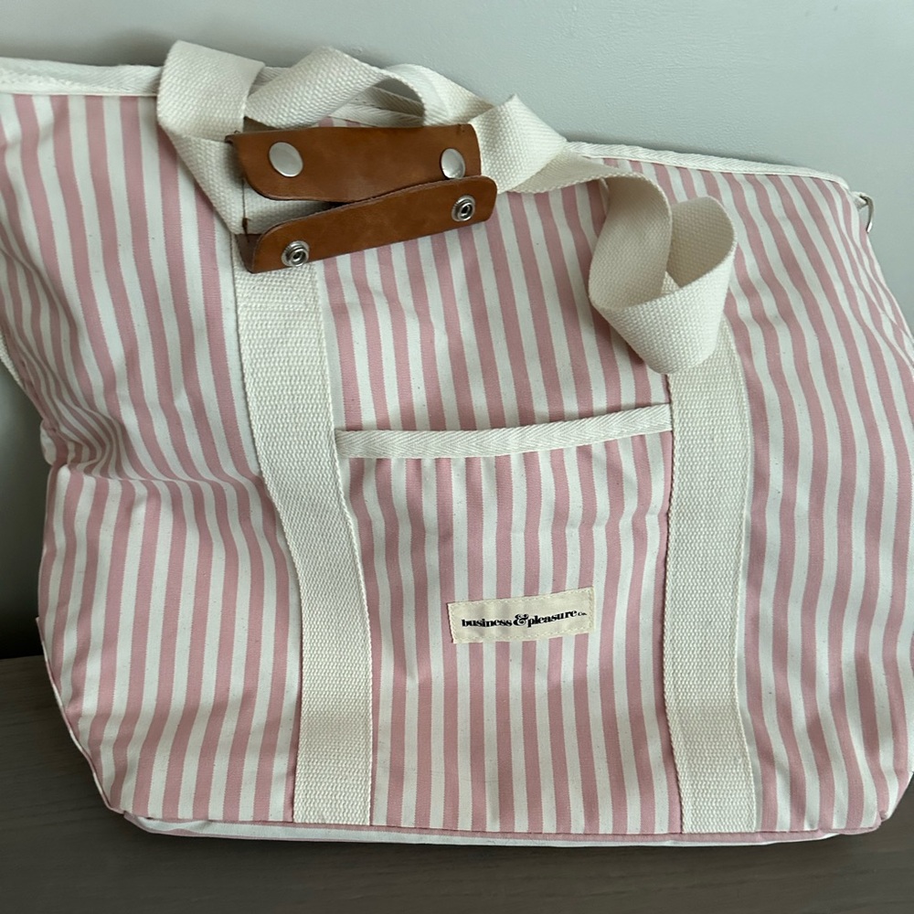 Business & Pleasure Lauren Pink Stripe soft cooler bag - gently used